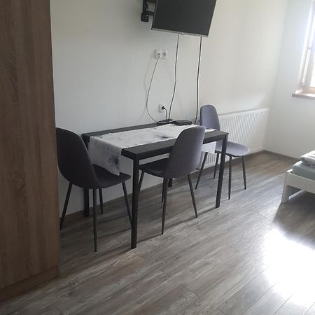 Staś -przy szkole nr 3 w Skawie Skawa Zewnętrze zdjęcie